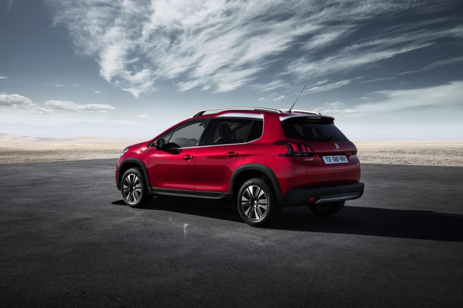  Peugeot 2008 2016 года  (фото 12 из 33)